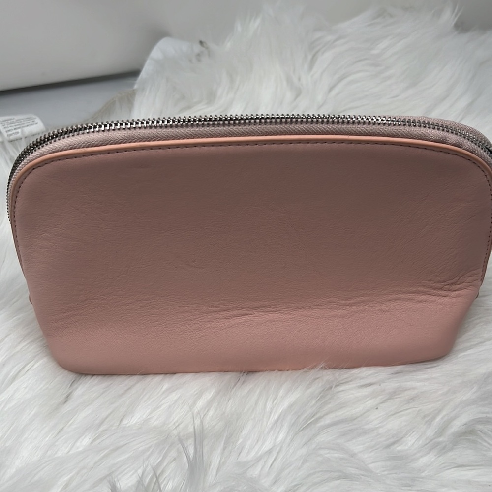 Royce NYC Luxe Cosmetic Bag Full Grain Leather Zip 10" x 6.5" x 4" - Picture 2 of 6
